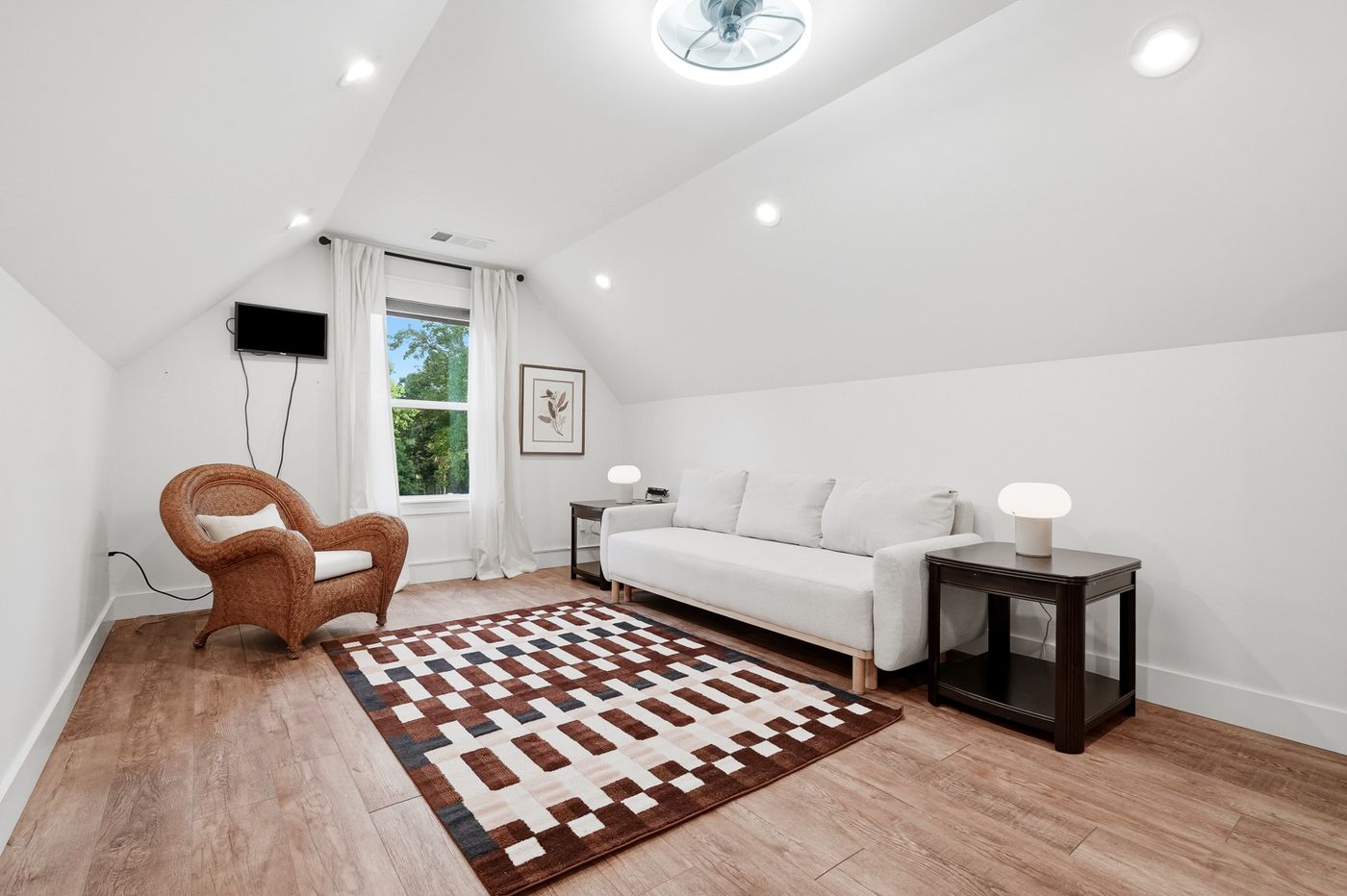 Vaulted upstairs loft lounge